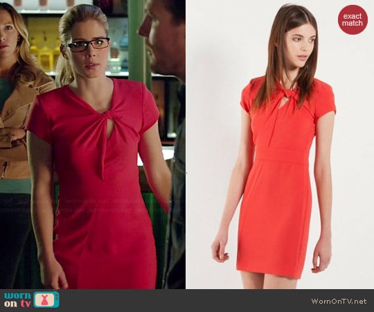 Maje Fashion Knotted Dress worn by Felicity Smoak (Emily Bett Rickards) on Arrow