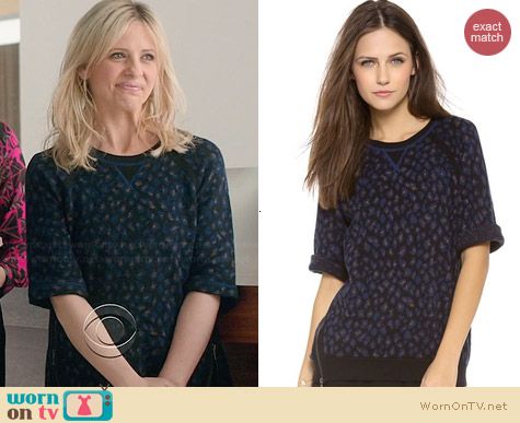 Marc by Marc Jacobs Sasha Sweater worn by Sarah Michelle Gellar on The Crazy Ones