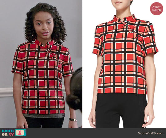 Marc by Marc Jacobs Toto Plaid Crepe Top worn by Zoey Johnson (Yara Shahidi) on Black-ish