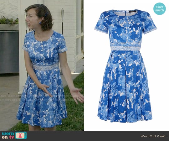 Weekend Max Mara Zero Floral Print Cap Sleeve Dress worn by Carol Pilbasian (Kristen Schaal) on Last Man On Earth