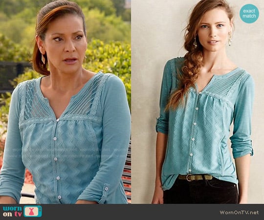 Anthropologie Tavia Peasant Top worn by Regina Vasquez (Constance Marie) on Switched at Birth