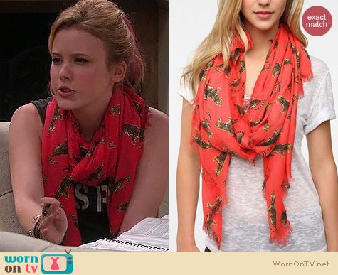 Melissa and Joey Fashion: Urban Outfitters conversational scarf by Cooperative worn by Taylor Spreitler