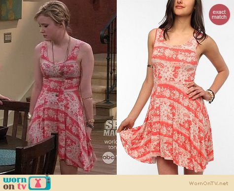 Melissa & Joey Fashion: Ecote lightweight circle dress at Urban Outfitters worn by Taylor Sprietler