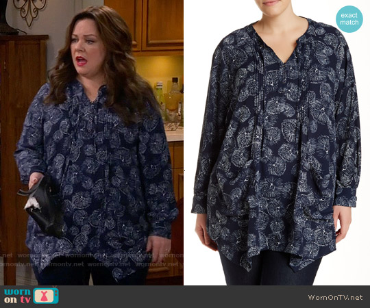 Melissa McCarthy Seven7 'Vivian Print' Pintuck Handkerchief Hem Top worn by Molly Flynn (Melissa McCarthy) on Mike & Molly