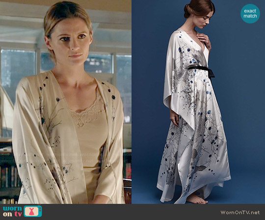 Meng Silk Cherry Blossom Robe worn by Kate Beckett (Stana Katic) on Castle