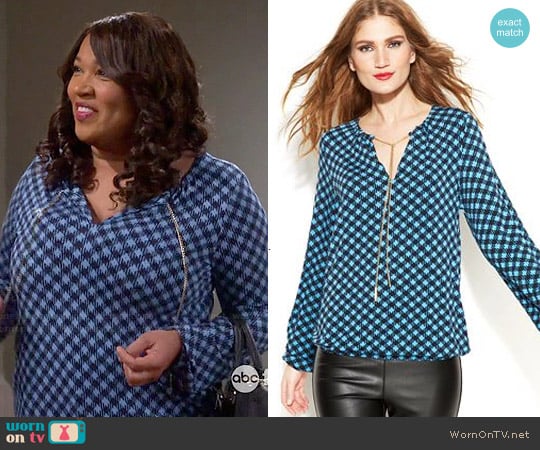 MICHAEL Michael Kors Houndstooth Peasant Top worn by Yolanda (Kym Whitley) on Young and Hungry