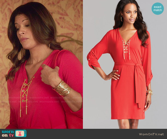 MICHAEL Michael Kors Chain Tie Dress in Red Blaze worn by Xiomara Villanueva (Andrea Navedo) on Jane the Virgin