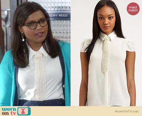 The Mindy Project Fashion: Alice + Olivia Torrey tie blouse worn by Mindy Kaling