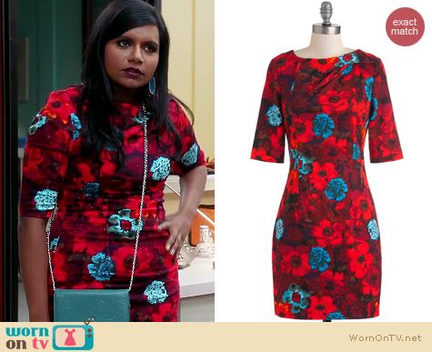 The Mindy Project Fashion: ModCloth Feel the Vibrant Dress worn by Mindy Kaling