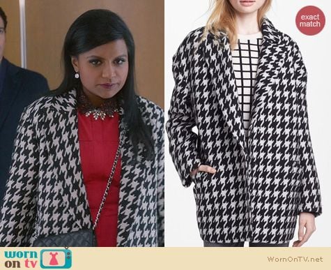 The Mindy Project Fashion: Theory Danvey Houndstooth Coat worn by Mindy Kaling