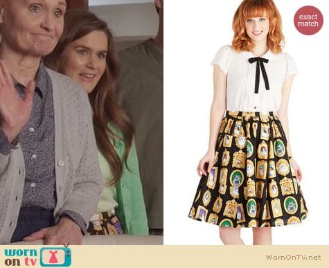 ModCloth Bea & Dot Pretty as a Purr-trait Skirt worn by Zoe Jarman on The Mindy Project