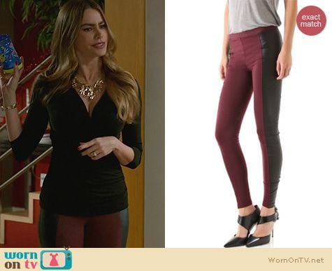 Modern Family Fashion: David Lerner Supplex Block Leggings worn by Sofia Vergara