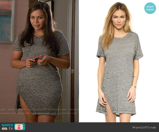 Monrow Oversized Tee Dress worn by Mindy Lahiri (Mindy Kaling) on The Mindy Project