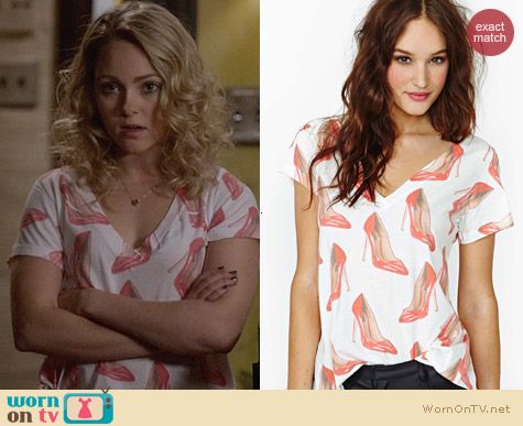 Nasty Gal Local Celebrity Pump It Up Tee worn by AnnaSophia Robb on The Carrie Diaries