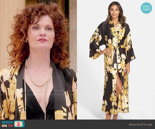 Natori 'Irina' Flower Print Charmeuse Robe worn by Evelyn Powell (Rebecca Wisocky) on Devious Maids