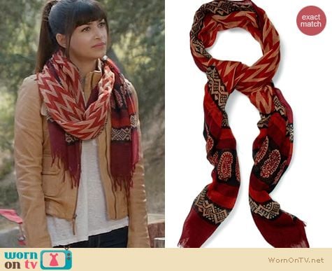 New Girl Fashion: Lucky Brand Wool Scarf worn by Hanna Simone