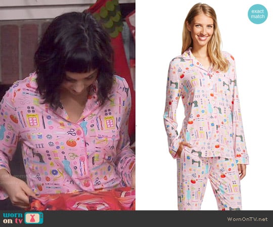 Target Nick & Nora Pajama Set in Pouty Pink worn by Mandy Baxter ( Molly Ephraim) on Last Man Standing