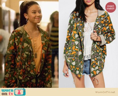 Numph Lenny Heart Camo Jacket worn by Malese Jow on Star Crossed