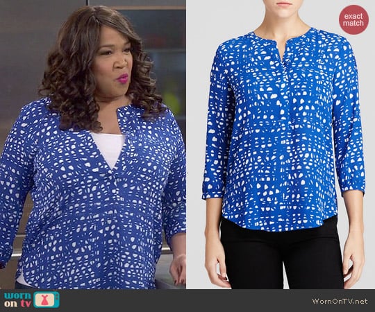 NYDJ Abstract Graphic Print Blouse worn by Yolanda (Kym Whitley) on Young and Hungry