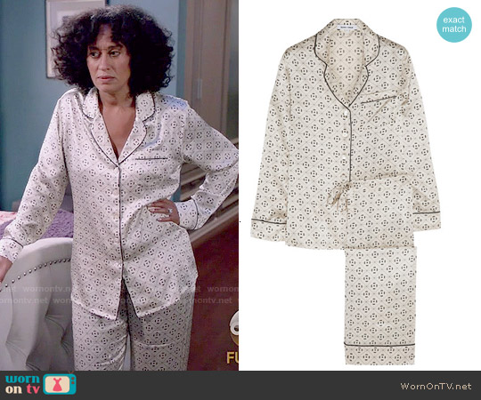 Olivia Von Halle Lila Amalia Printed Pajama Set worn by Rainbow Johnson (Tracee Ellis Ross) on Black-ish