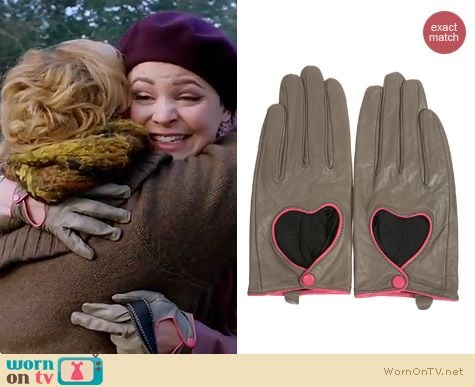 OUAT Fashion: Topshop heart cutout leather gloves worn by Snow White / Mary Margaret