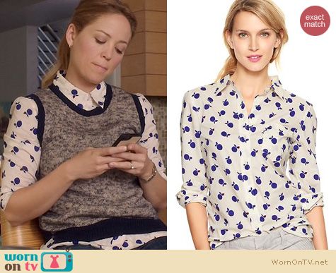 Fashion of Parenthood: GAP Fitted Boyfriend Shirt in Apple Print worn by Erika Christensen