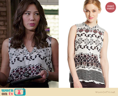 Parker Brooklyn Top in Chainlink worn by Michaela Conlin on Bones