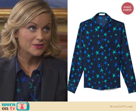 Parks & Rec Fashion: Equipment Blue Everett Skyscraper Stars printed blouse worn by Amy Poehler