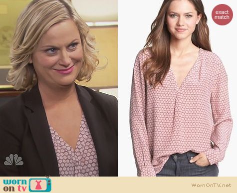 Parks & Rec Fashion: Joie Daryn blouse worn by Amy Poehler