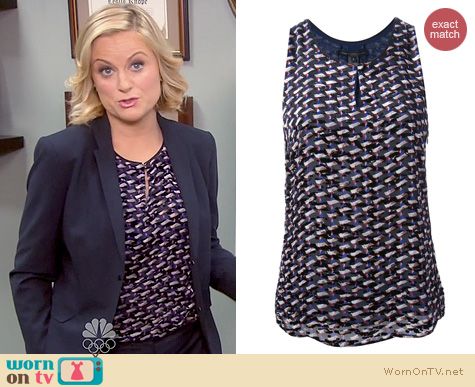 Parks & Rec Fashion: Marc by Marc Jacobs Puzzle print Keyhole Tank worn by Amy Poehler