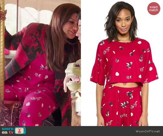 Piamita Elisa Crop Blouse and Tatiana Trousers worn by Mindy Kaling on The Mindy Project