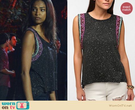 PLL Fashion: Ecote Silver Moon Muscle Tee worn by Aerial Miranda