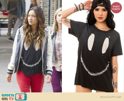 PLL Fashion: UNIF The Zed Zip Smiley tee worn by Shay Mitchell