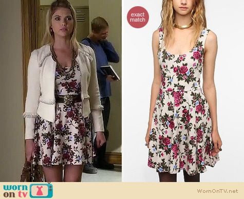 PLL Fashion: Sparkle and Fade circle dress in rose floral print worn by Ashley Benson