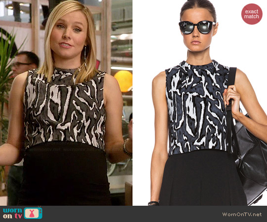 Proenza Schouler Flock Printed Crepe Crop Top worn by Jeannie Van Der Hooven (Kristen Bell) on House Of Lies