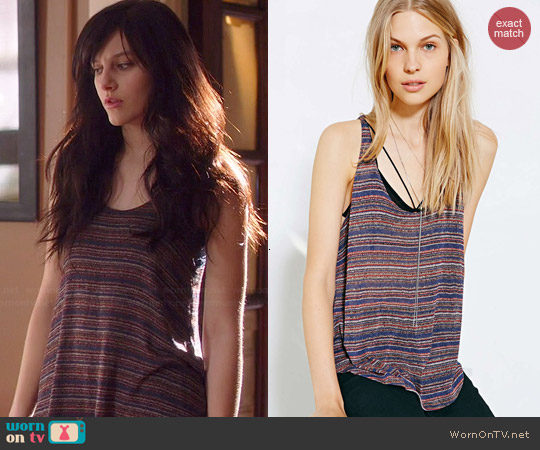 Project Social T Deep Scoop Tank worn by Layla Grant (Aubrey Peeples) on Nashville