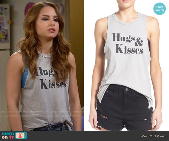 Project Social T 'Hugs & Kisses' Graphic Tank worn by Sofia Rodriguez (Aimee Carrero) on Young and Hungry