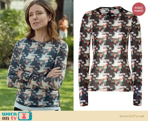 Rag & Bone Printed Long sleeve tee worn by Christa Miller on Cougar Town