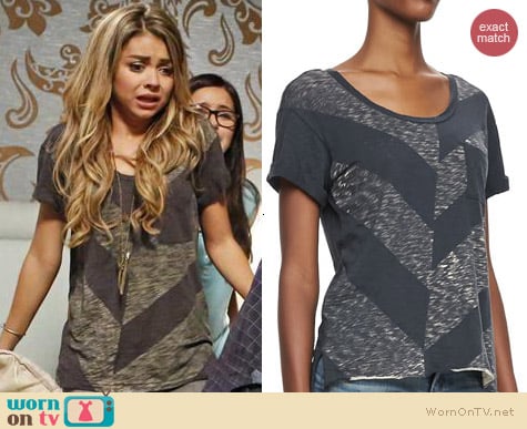 Rag & Bone Chevron Pocket Tee worn by Sarah Hyland on Modern Family