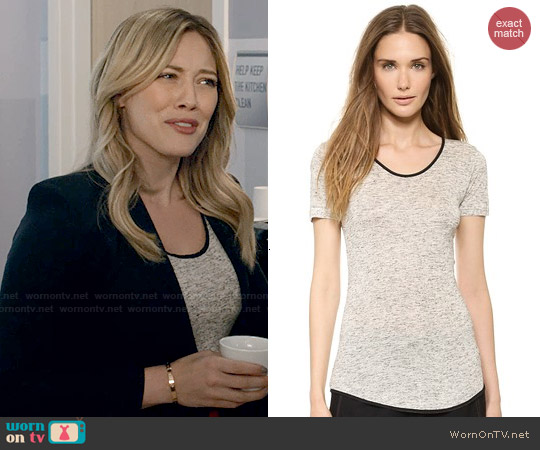 Rag & Bone Spine Tee worn by Kelsey Peters (Hilary Duff) on Younger