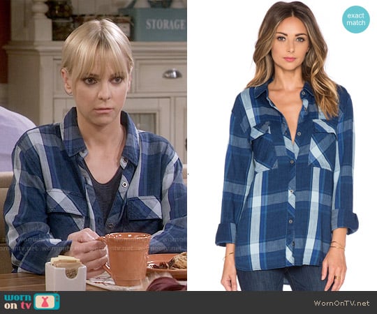 Rails Brayden Shirt in Cobalt Indigo worn by Christy Plunkett (Anna Faris) on Mom