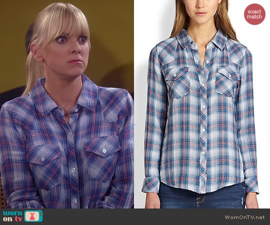 Rails Kendra Shirt in Malibu White worn by Anna Faris on Mom