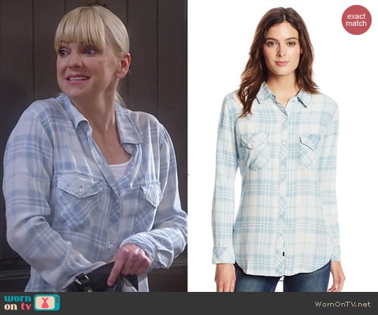 Rails Liam Vintage Wash Plaid Shirt worn by Anna Faris on Mom