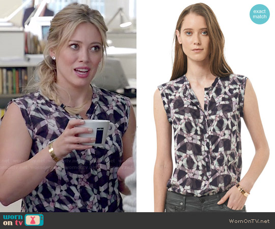 Rebecca Taylor Sleeveless Geo Print Henley worn by Kelsey Peters (Hilary Duff) on Younger