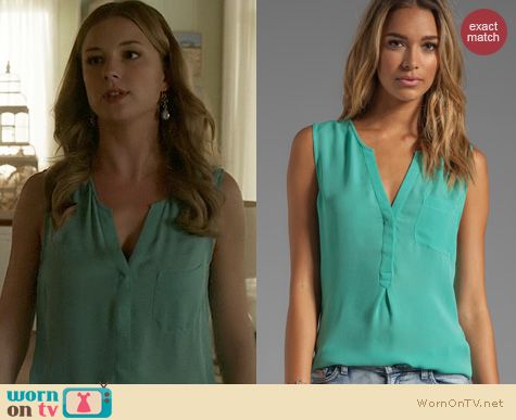 Revenge Fashion: Joie Vanitra Tank in Neon Jade worn by Emily VanCamp