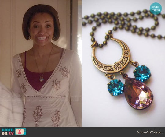 RewElliott Gatsby Style Crescent Necklace worn by Bonnie Bennett (Kat Graham) on The Vampire Diaries