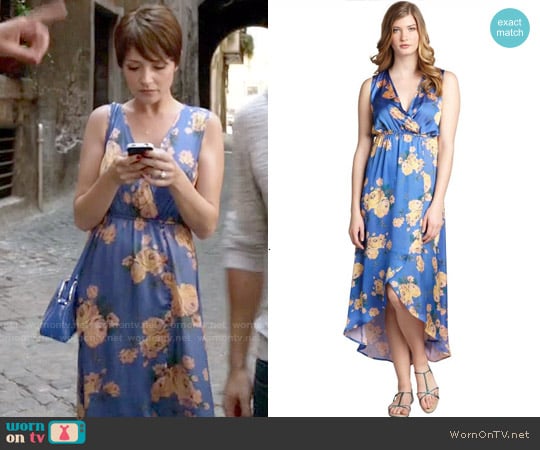 Romeo & Juliet Couture Periwinkle Floral Surplice Dress worn by April Carver (Italia Ricci) on Chasing Life