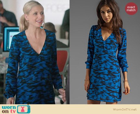 Rory Beca Roder Open Back Dress worn by Sarah Michelle Gellar on The Crazy Ones