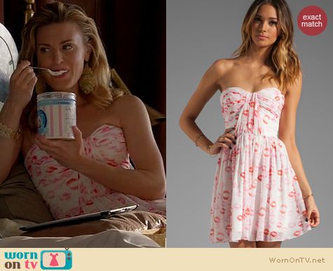 Royal Pains Fashion: Erin Fetherston Marianne Lipstick print dress worn by Brooke D'Orsay