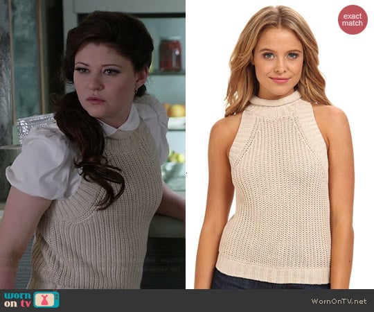 Sam Edelman Cropped Turtleneck Sweater in Latte worn by Emilie de Ravin on OUAT